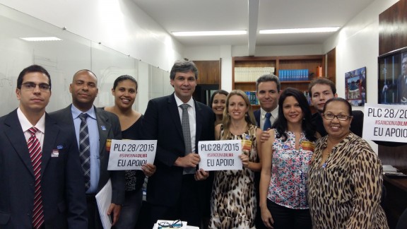 Diretores do Sisejufe articulam apoio de parlamentares ao PLC 28/15 e participam, com servidores, de ato nacional unificado em Brasília, SISEJUFE