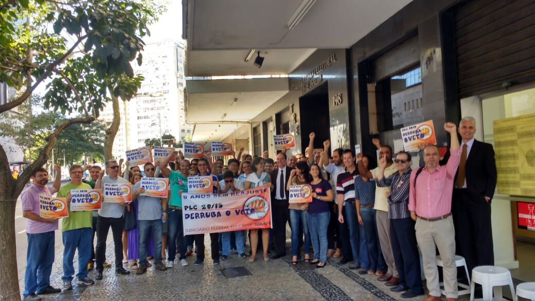 Assessoria jurídica do Sisejufe faz palestra sobre direito de greve a servidores do TRE, SISEJUFE