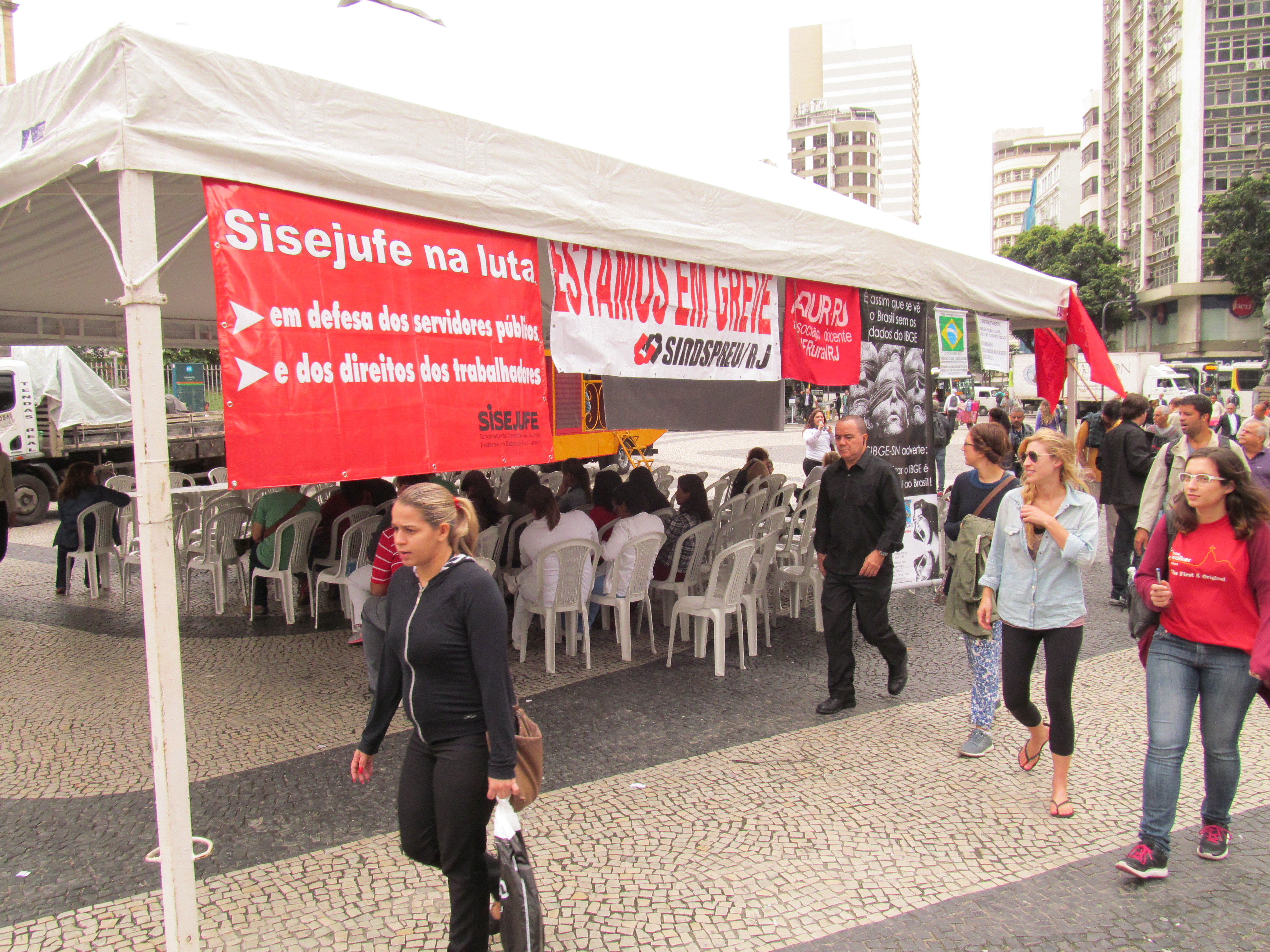 Sisejufe participa de Ato do Fórum dos Servidores Federais do Rio de Janeiro em defesa dos serviços públicos e dos direitos dos trabalhadores nesta sexta-feira, SISEJUFE
