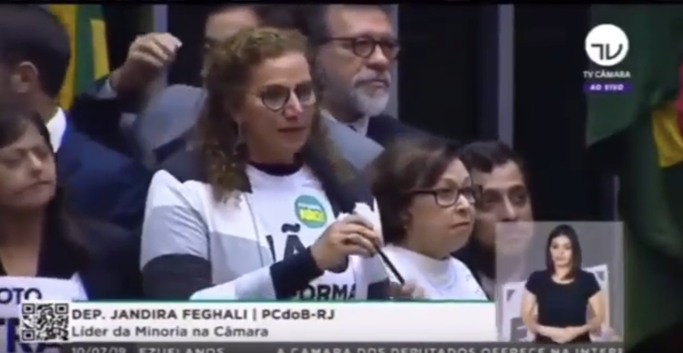 A líder da Minoria na Câmara, deputada Jandira Feghali (PCdoB/RJ), defende a aposentadoria dos trabalhadores em discurso contra o texto base da Reforma da Previdência., SISEJUFE