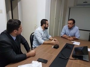 O vice-presidente do Sisejufe, Lucas Costa e o diretor Adriano Nunes se reuniram com o deputado federal Hugo Leal, em seu gabinete no Rio