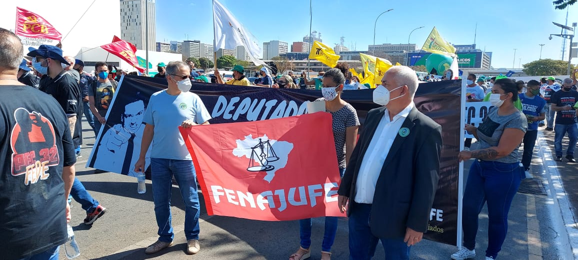 Ato contra a PEC 32 reúne entidades de todo o país, em Brasília, SISEJUFE