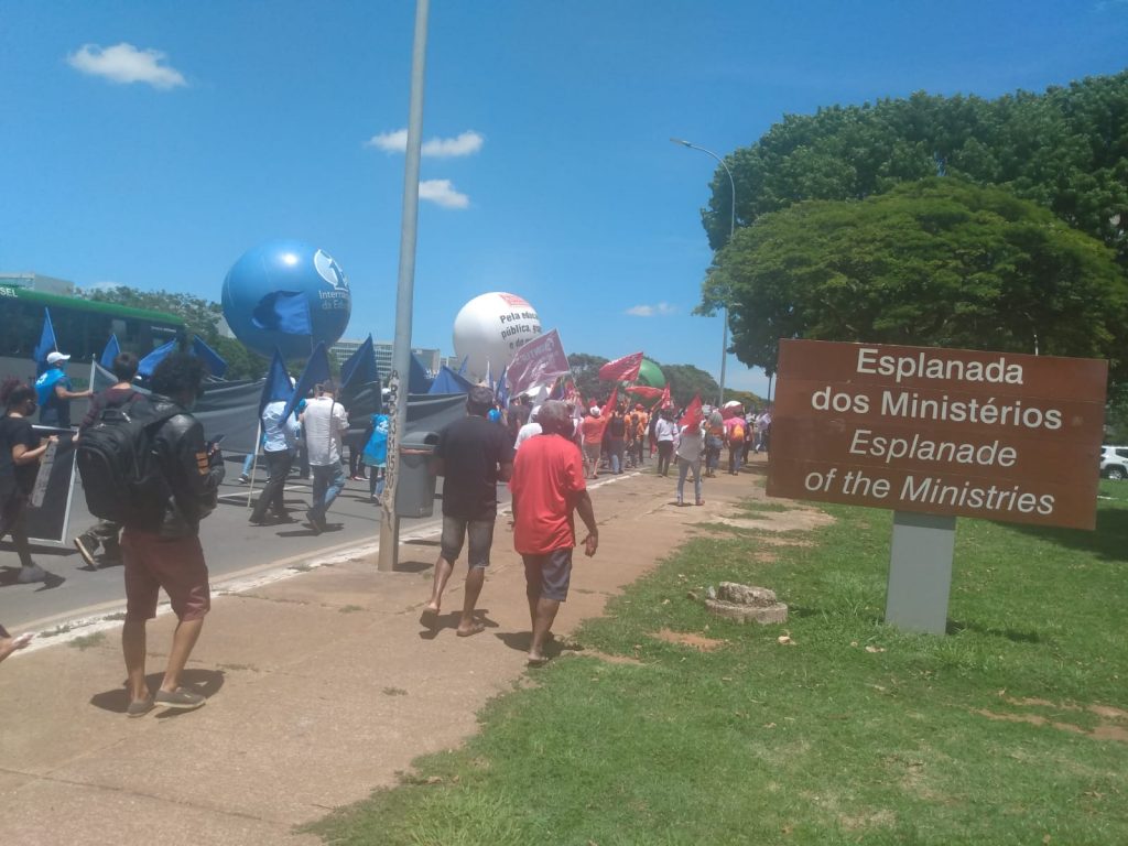 No Dia do Servidor Público, manifestação contra a Reforma Administrativa bate à porta do Ministério da Economia, SISEJUFE