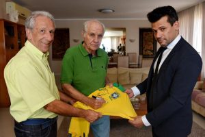 No ano da Copa do Qatar, servidor do TRE-RJ lança documentário sobre treinadores brasileiros que desbravaram o Golfo Árabe, SISEJUFE