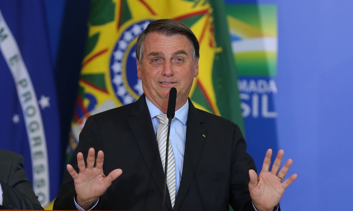 Bolsonaro quer trocar reajuste salarial de servidores por aumento do vale-alimentação, SISEJUFE