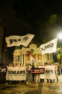 Sisejufe se une a movimentos sociais e estudantes em ato pela Democracia, no Centro do Rio, SISEJUFE