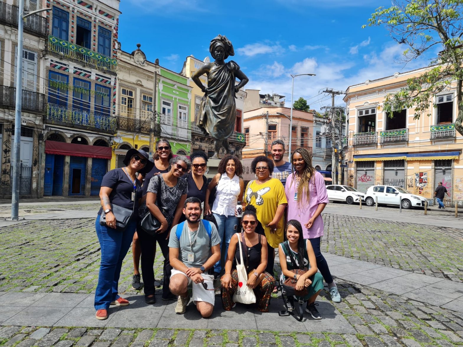 Ancestralidade, história e resistência: integrantes do Coletivo Negro da Justiça Federal do Rio de Janeiro visitam a Pequena África, SISEJUFE