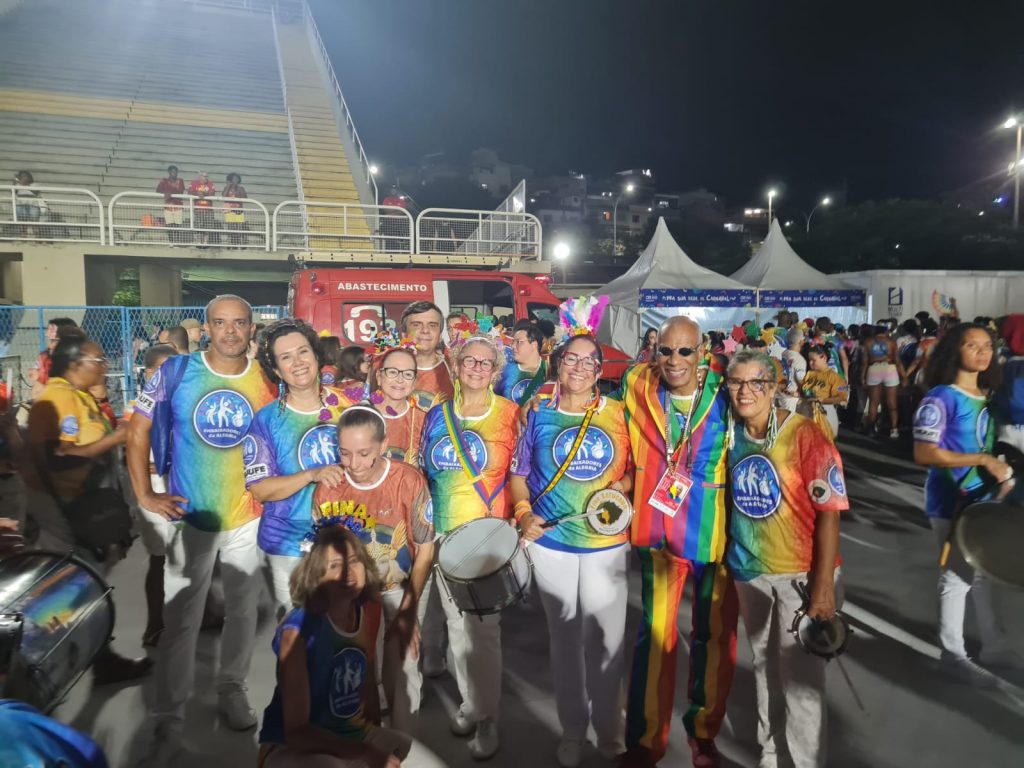 Sisejufe participa do desfile da Embaixadores da Alegria, primeira escola de samba do país com acesso aberto a pessoas com deficiência, SISEJUFE